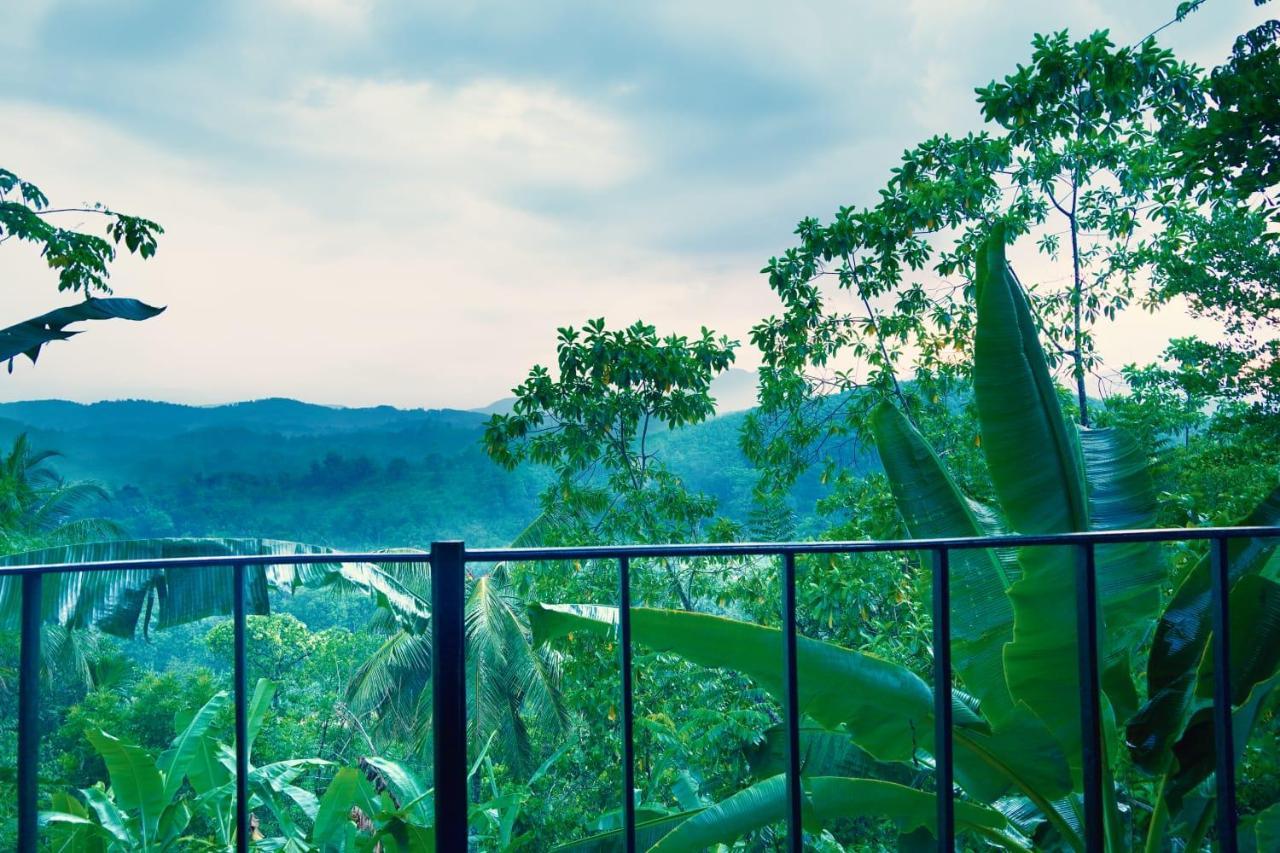 Discovery Resort Ratnapura Exteriör bild
