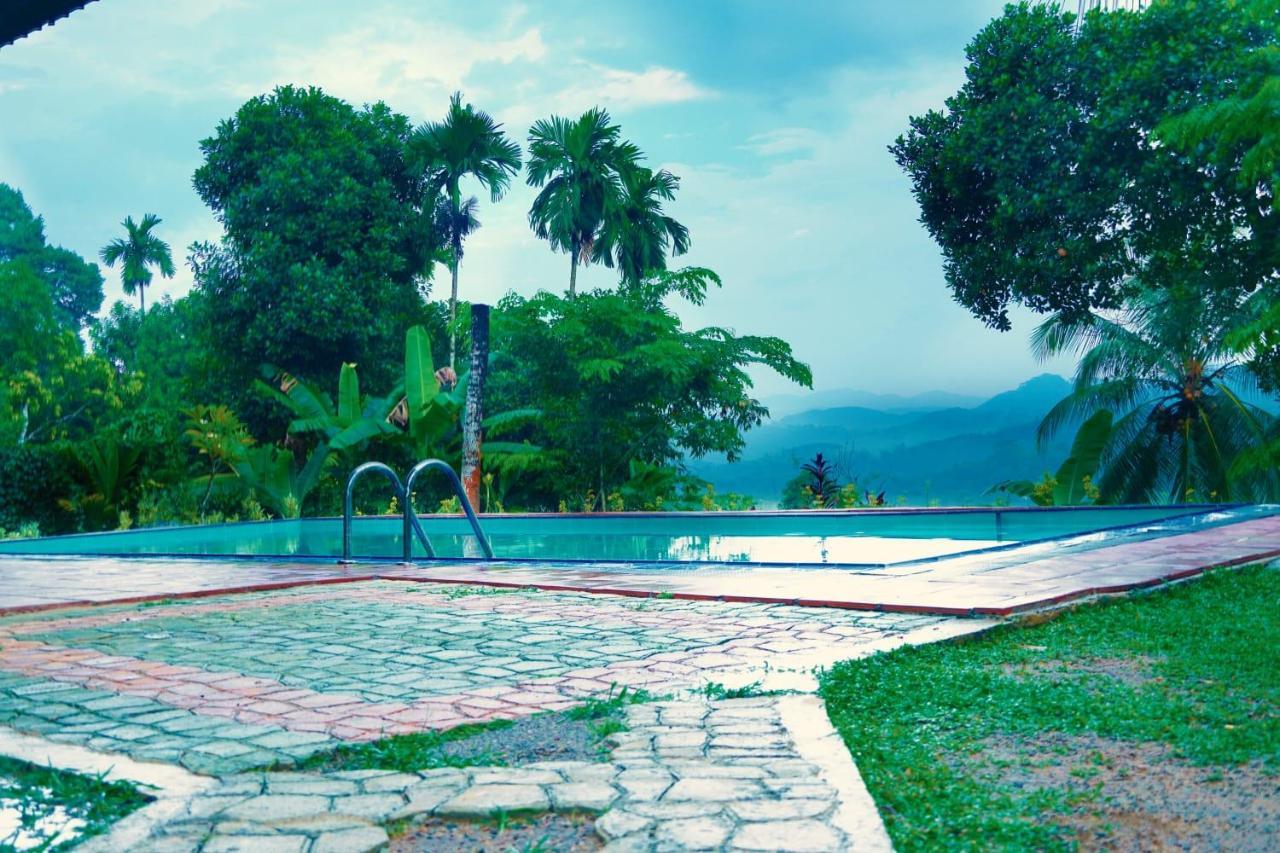 Discovery Resort Ratnapura Exteriör bild